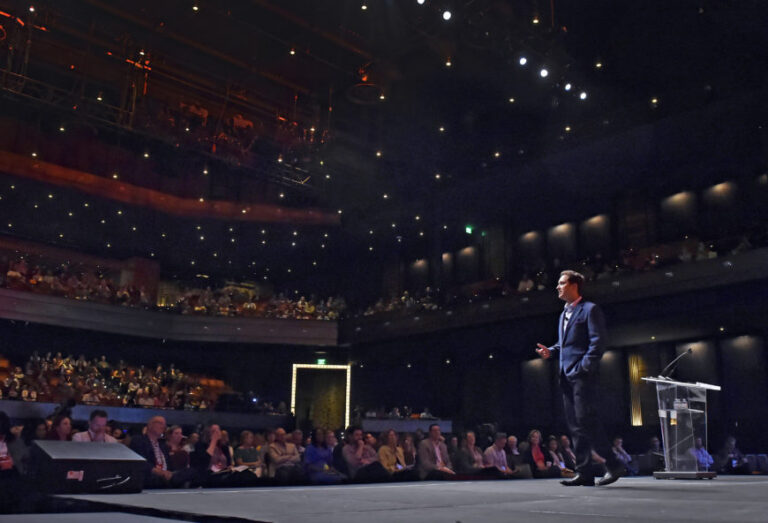 Jason Dorsey on Stage